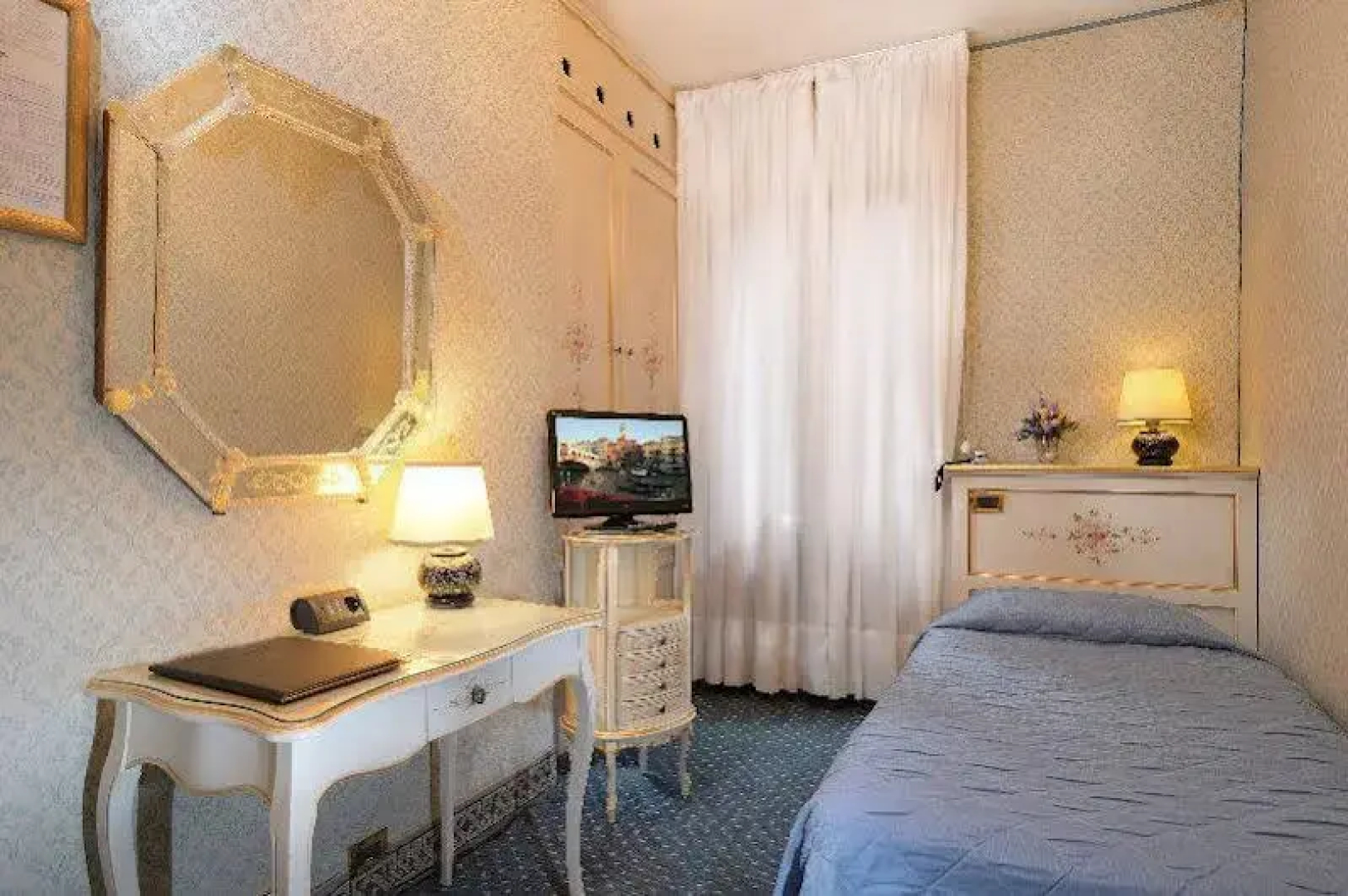 Rialto Apartments