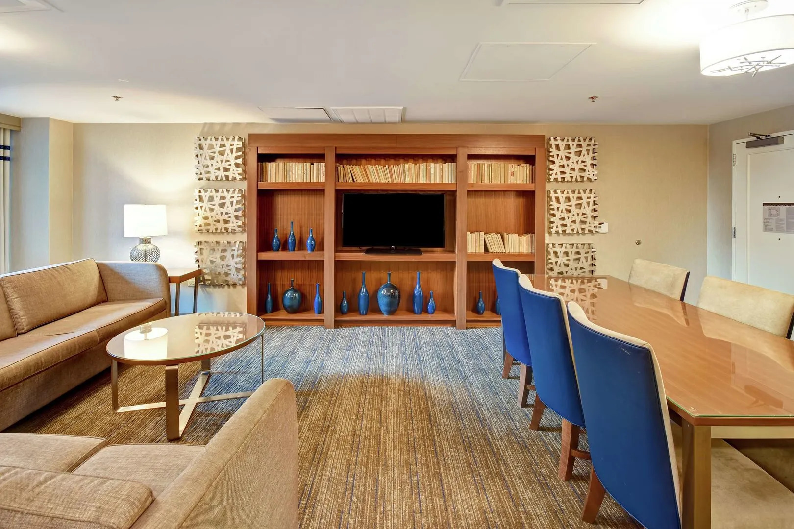 Embassy Suites by Hilton Chicago Downtown Magnificent Mile