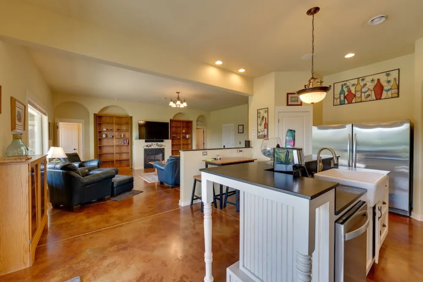 West Richland Home w/ Vineyard & Mountain Views!