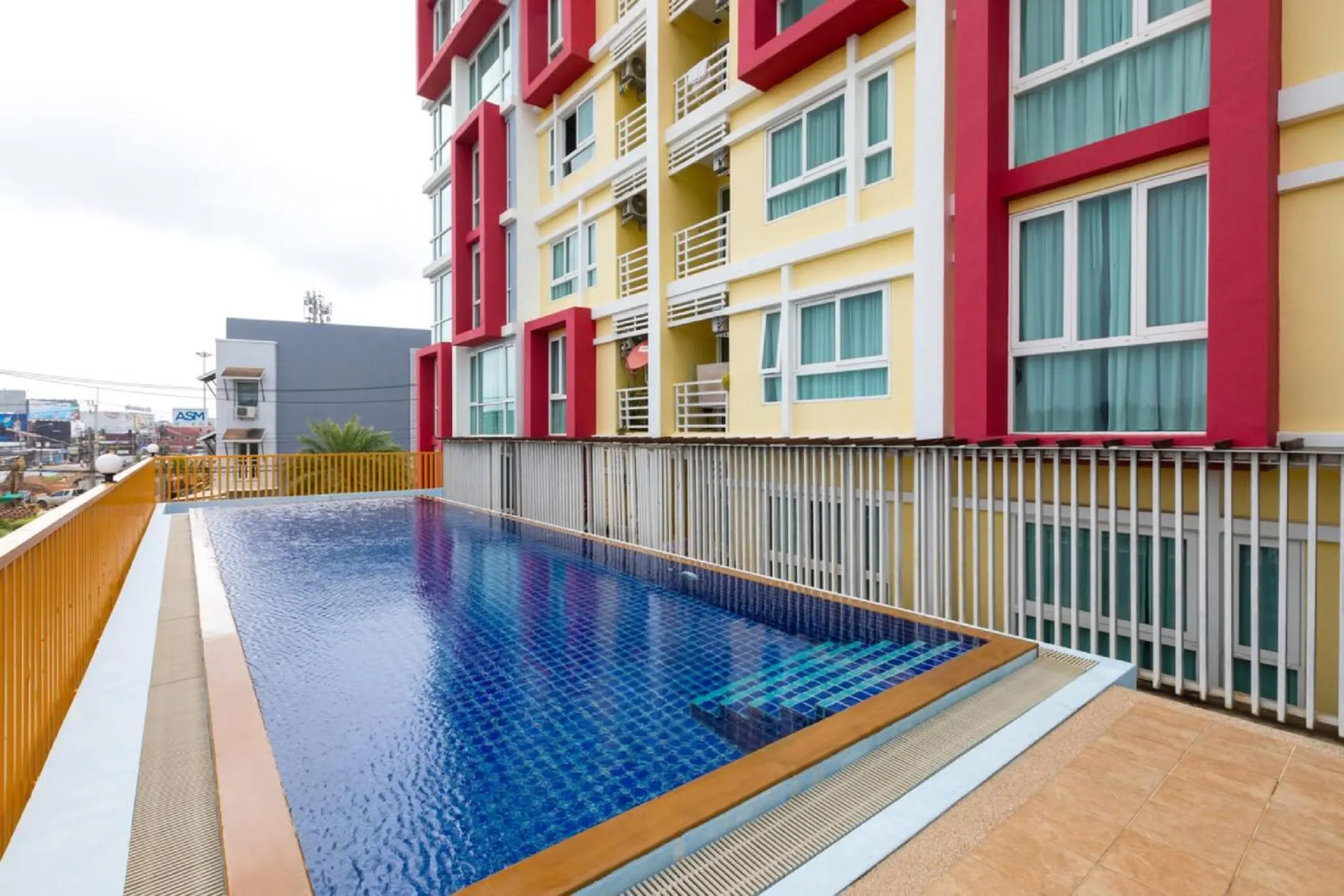 Backpacker Street Airport Place