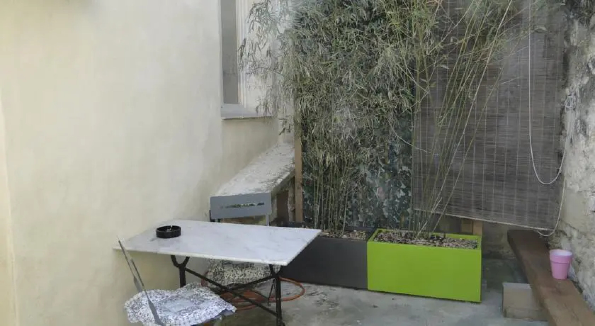 Côté Cour Saint Jacques