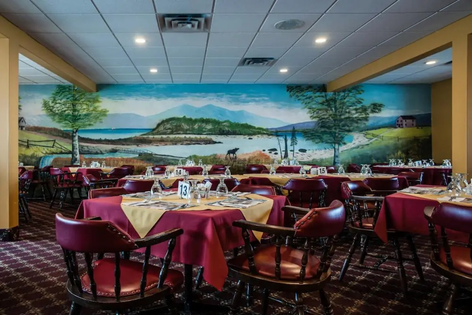 Shallow Bay Motel & Cabins