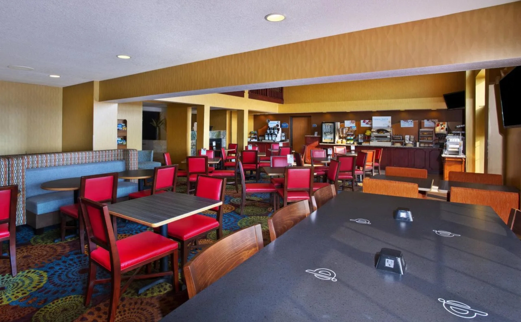 Holiday Inn Express & Suites Petoskey by IHG