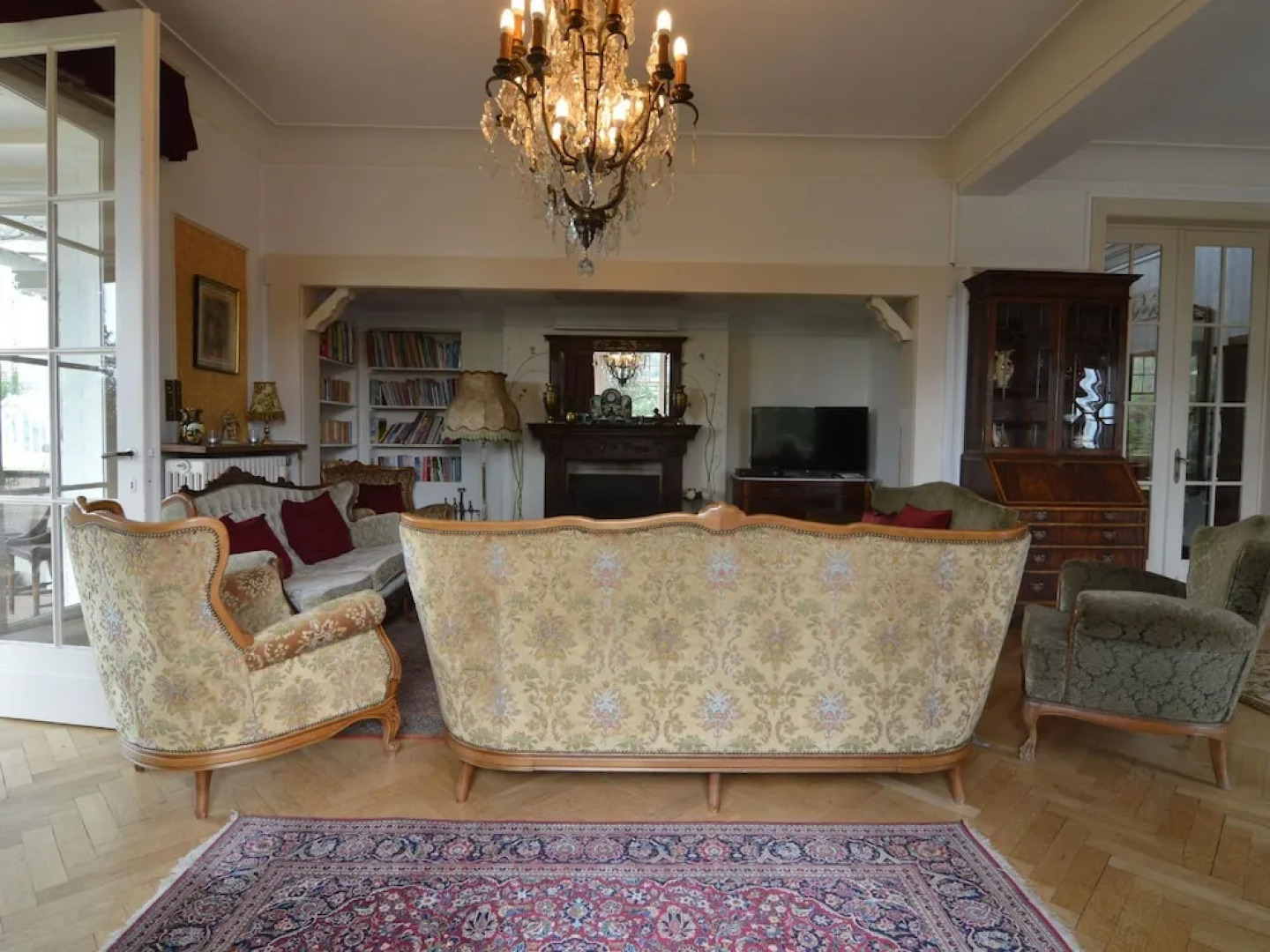 Gorgeous Villa on an Estate With Beautiful Garden, Swimming Pool and Pool House With Sauna