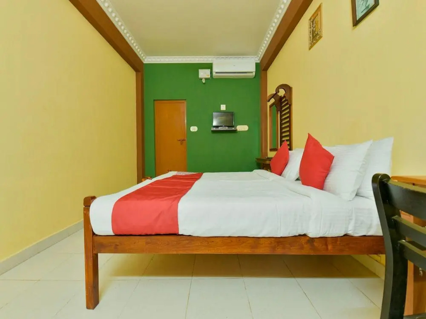 OYO 14342 Happy Rooms