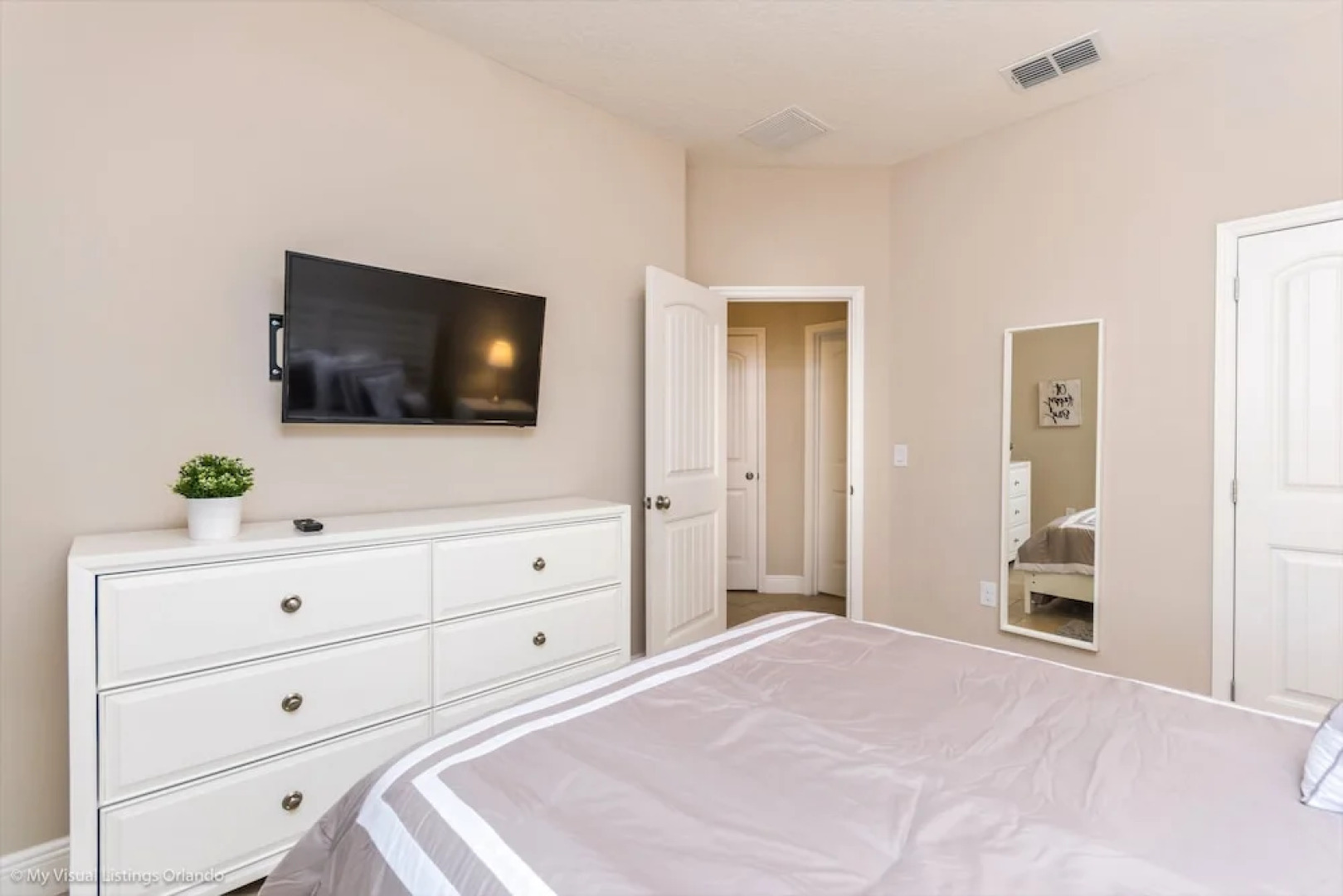 Solterra - 4175 Oaktree Drive