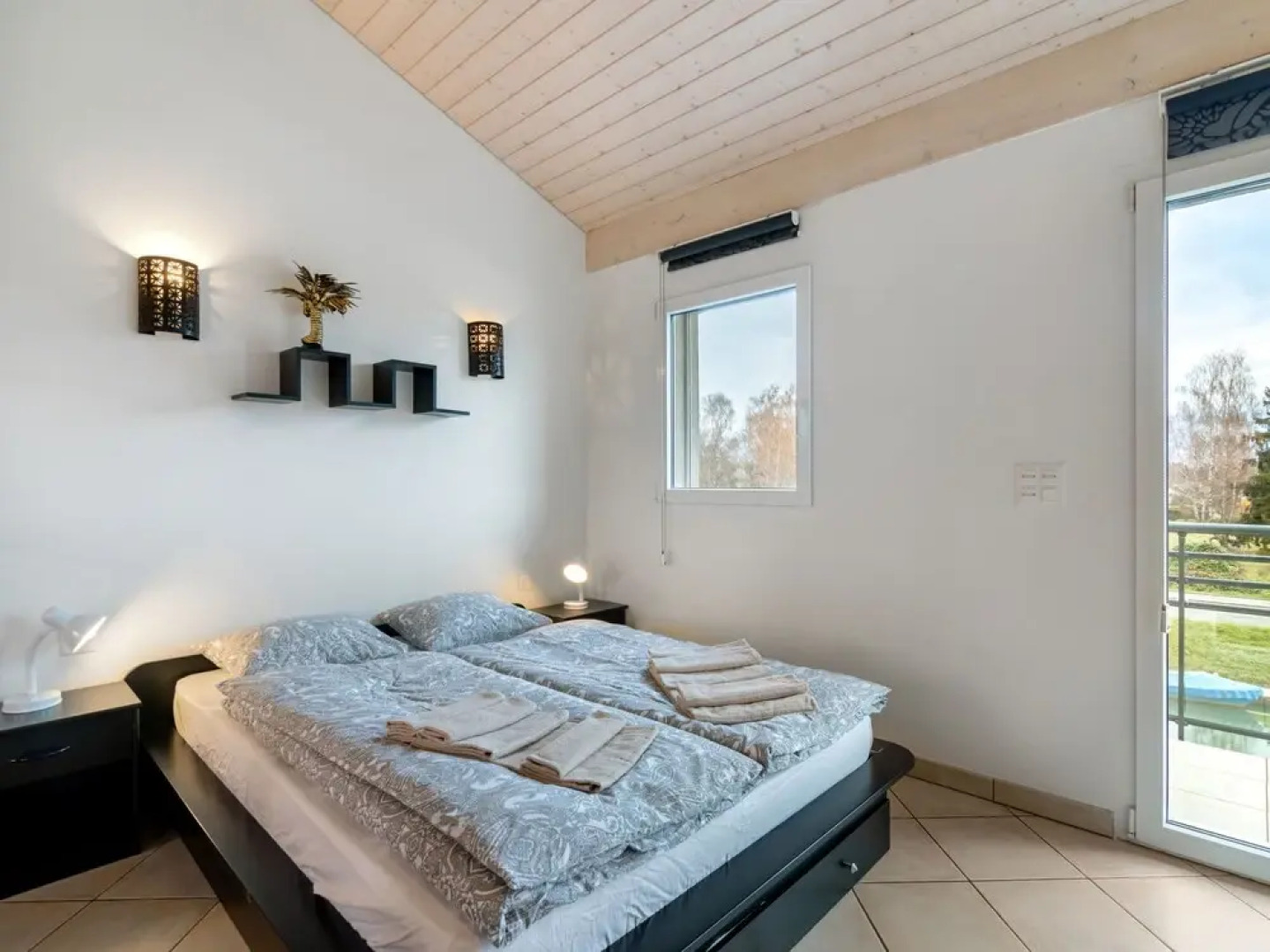 Tasman S12 2 Port-valais