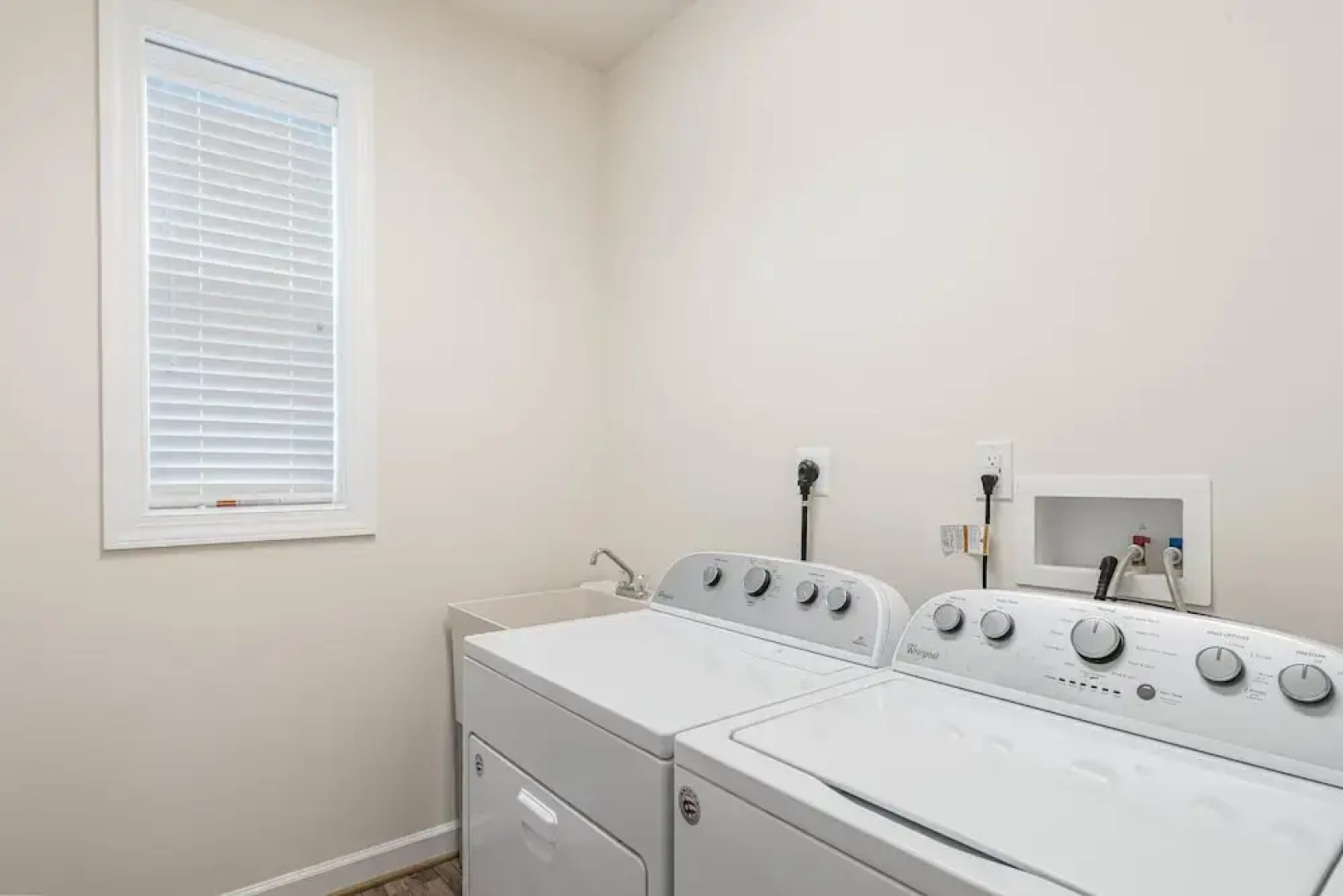 Wild Air Getaway For 12!