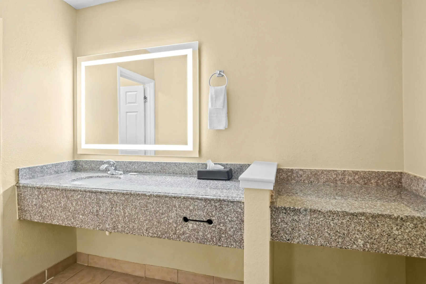 Days Inn by Wyndham Lafayette Near Lafayette Airport