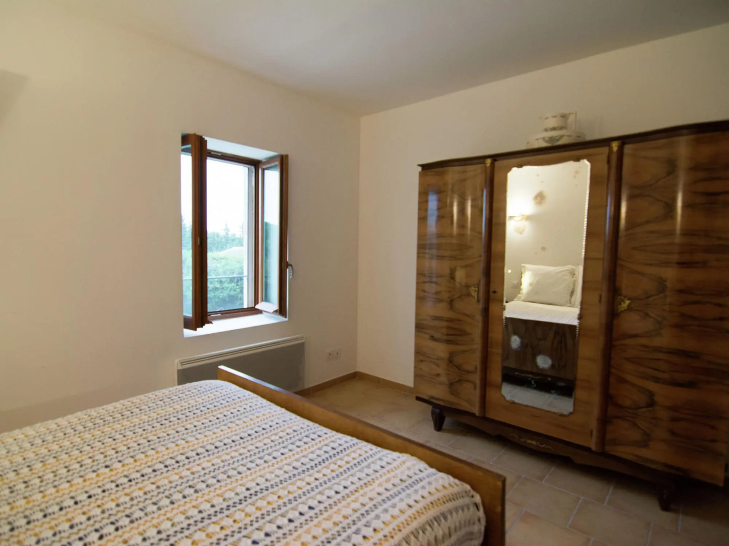 Beautiful holiday home with enclosed, private swimming pool near the village of Aubais.