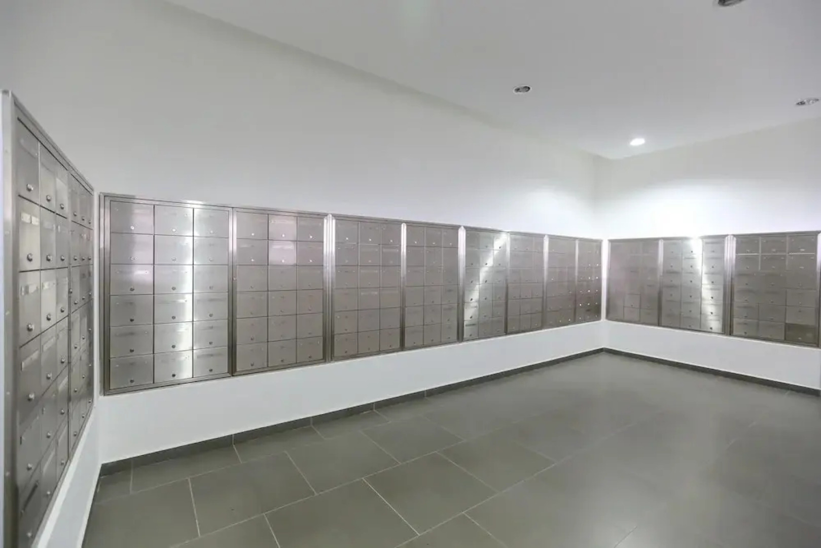 Rex Ollie The Edge Residence