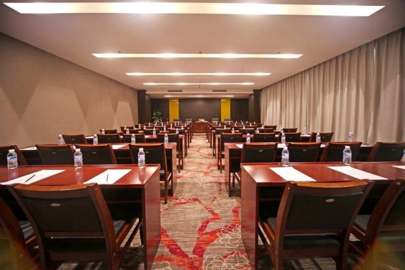 Oriental Xuanyi Holiday Hotel