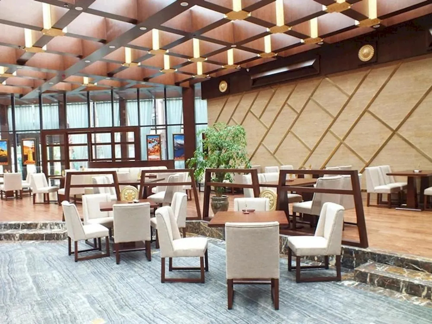 Sanroyal International Hotel