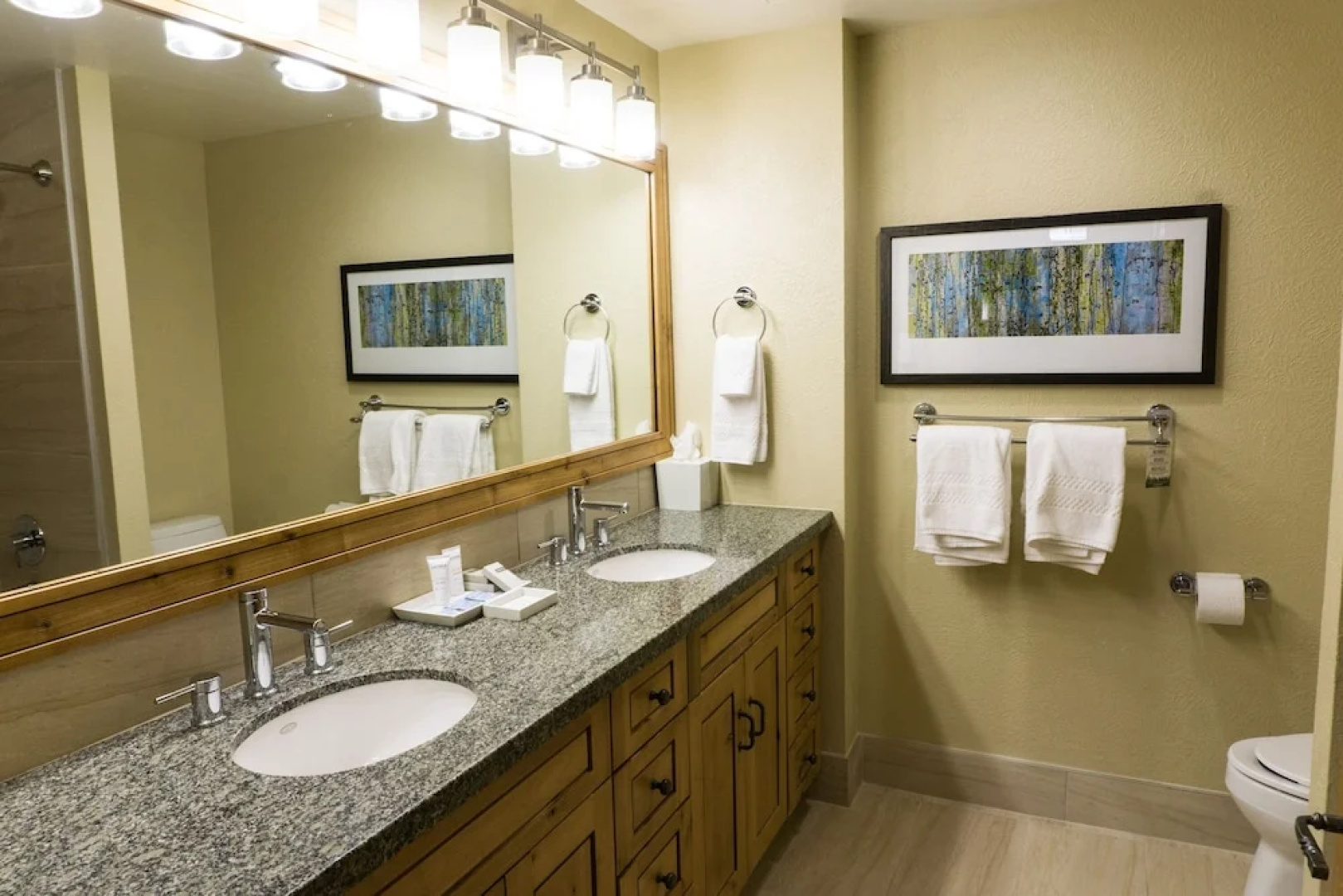 Exquisite Condo, Great for Families, Ski in/out by RedAwning - Save 20% on 7+ Nights!