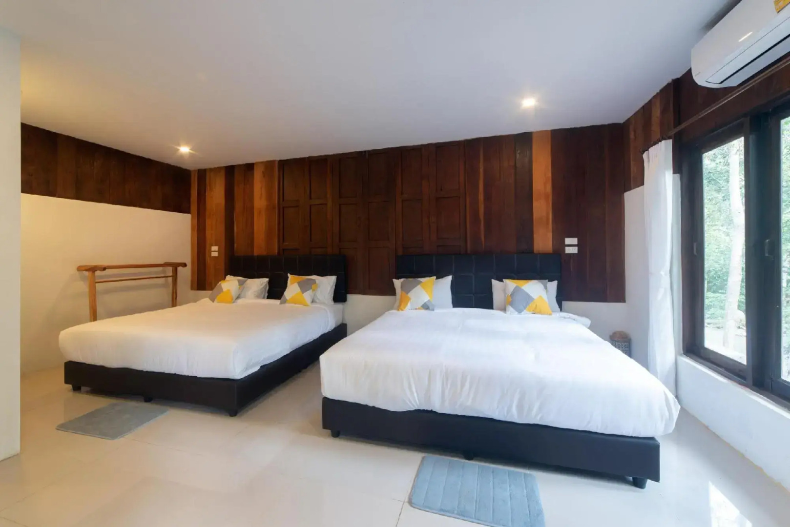 Tawan Riverside - Elephant Resort