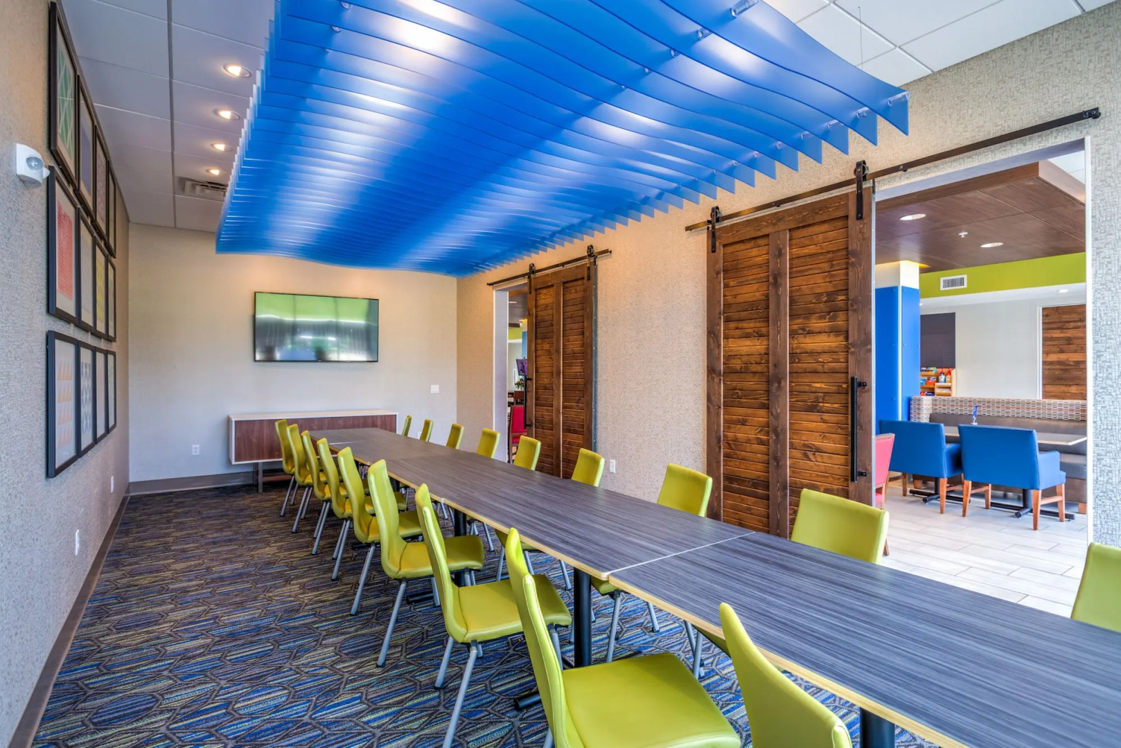 Holiday Inn Express & Suites Reedsville - State Coll Area by IHG