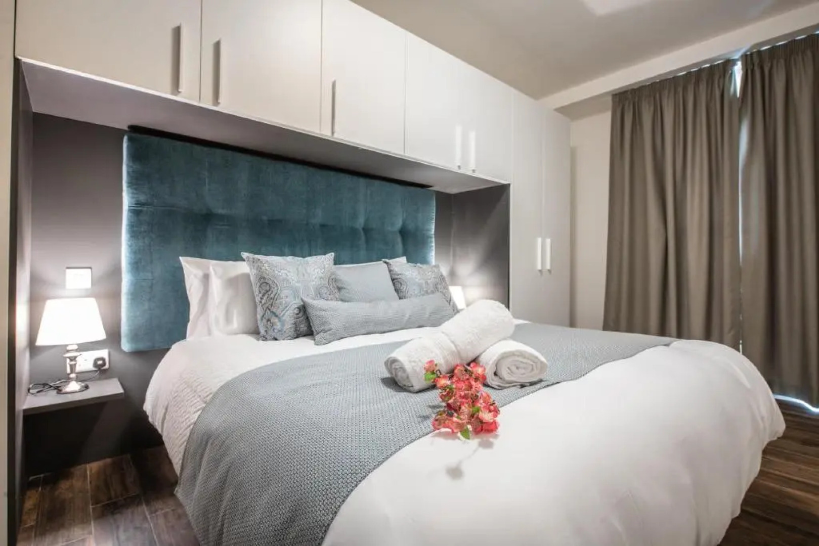 Electra Residence - Luxury Central Beachview Apartment