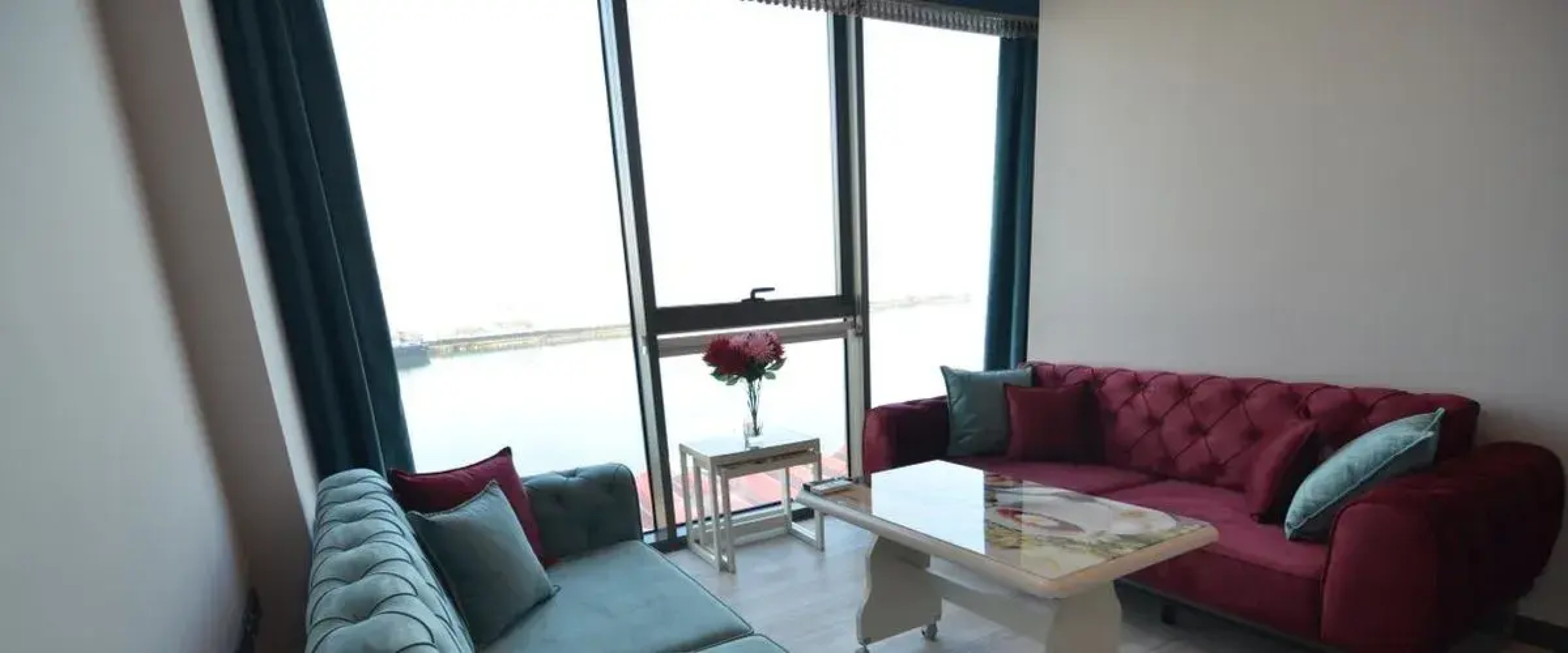 Marina Green Suit - Residence