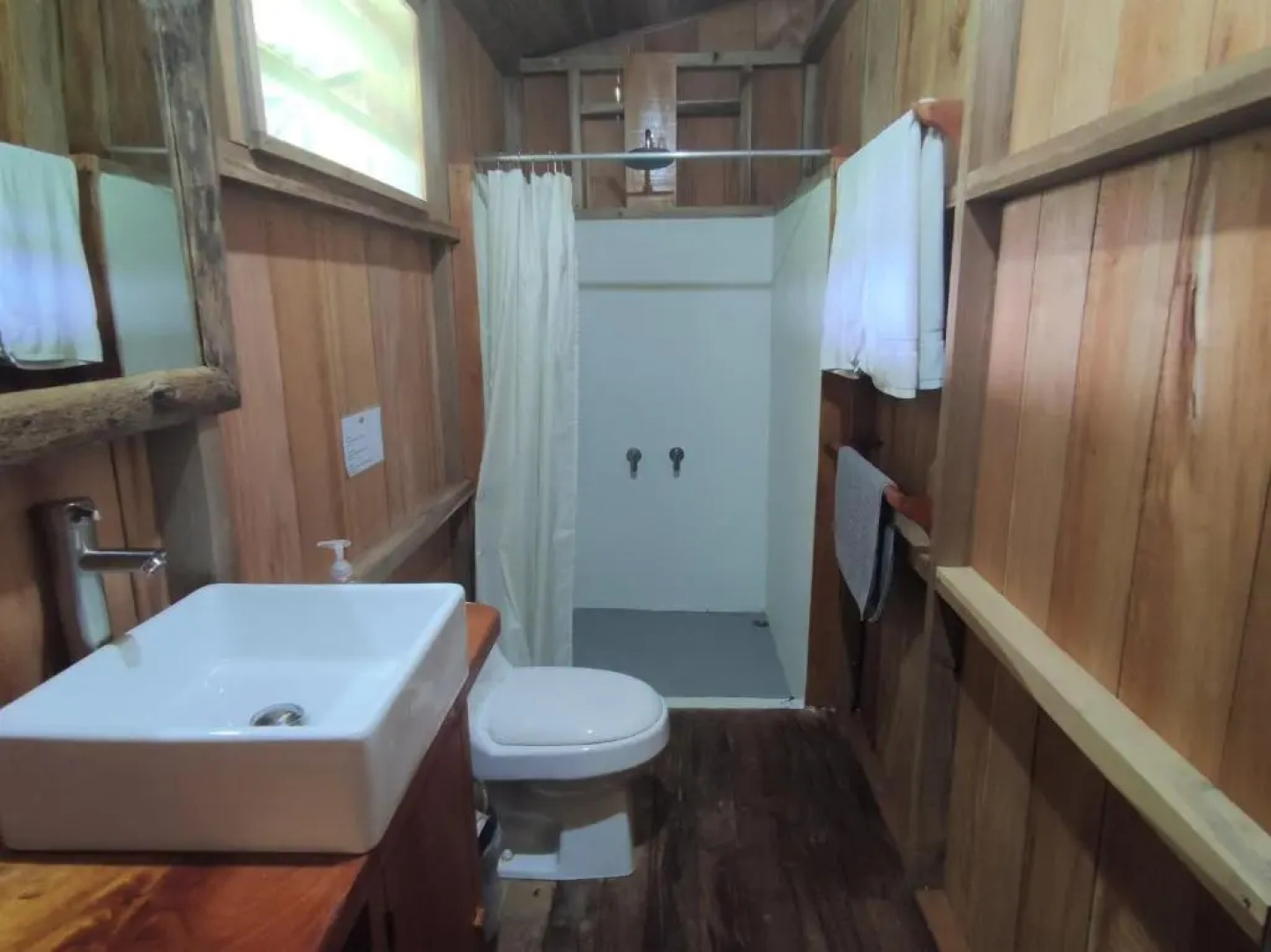 Finca Amistad Cacao Lodge