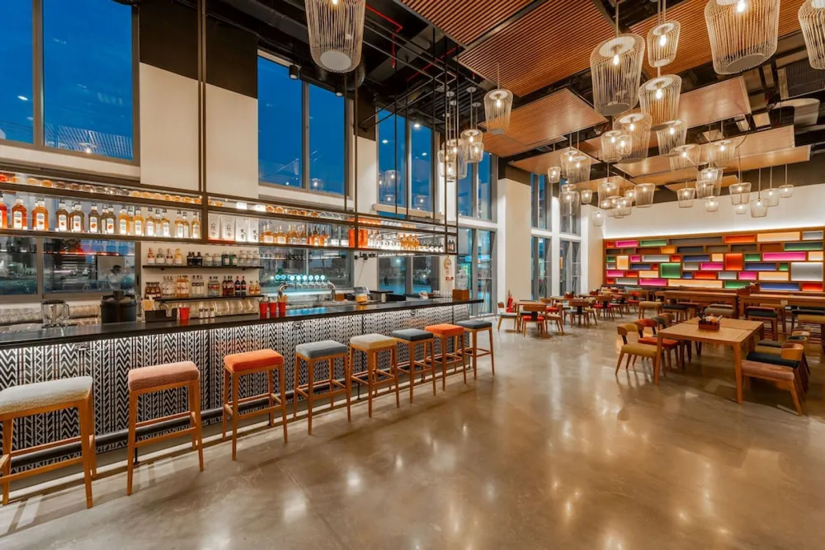 Wink Hotel Tuy Hoa Beach - 24hrs stay & Rooftop Pool Bar