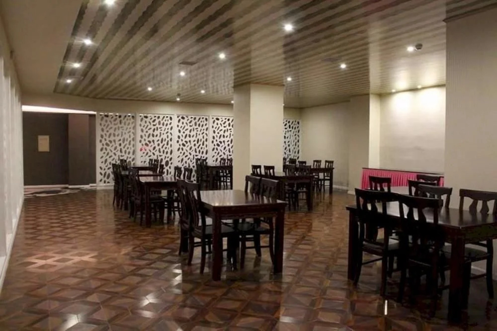 1982 Theme Fashion Hotel - Taizhou