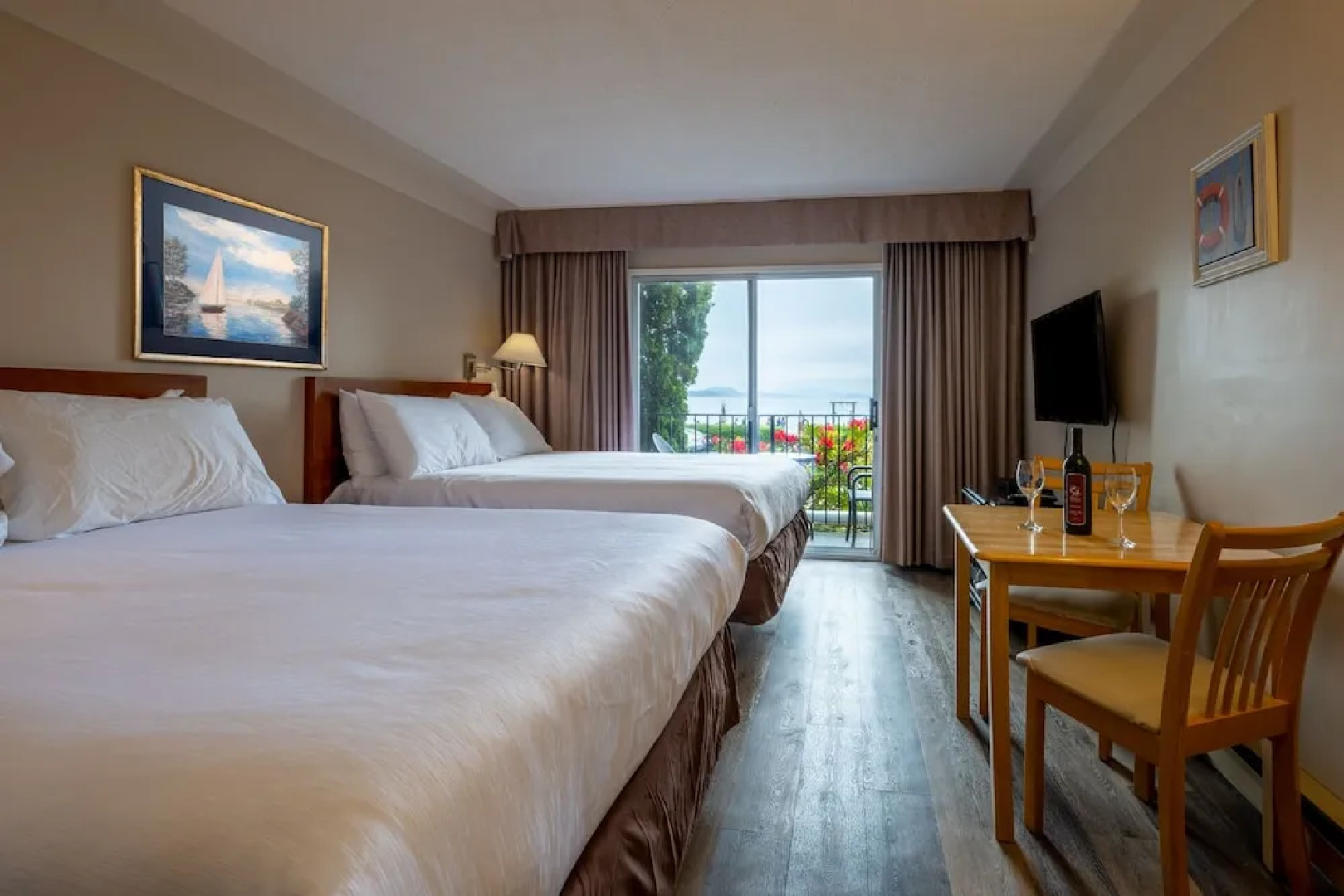 Sidney Waterfront Inn & Suites