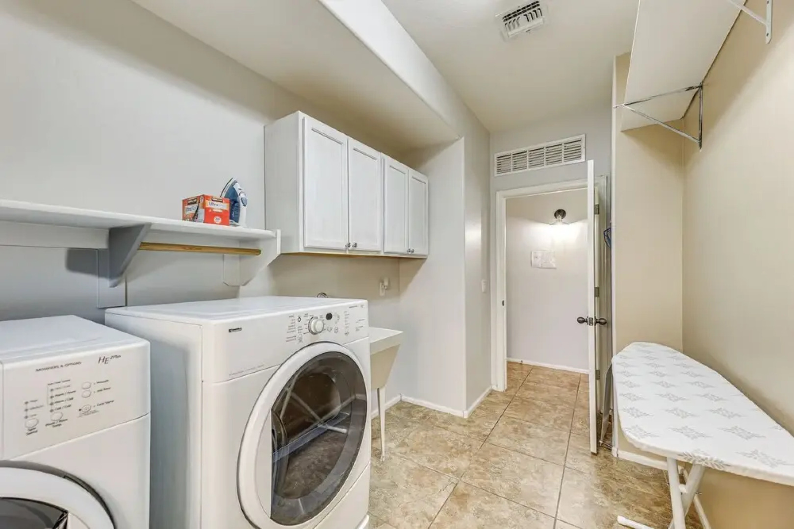 4 Mi to San Tan Valley: Family-friendly Getaway