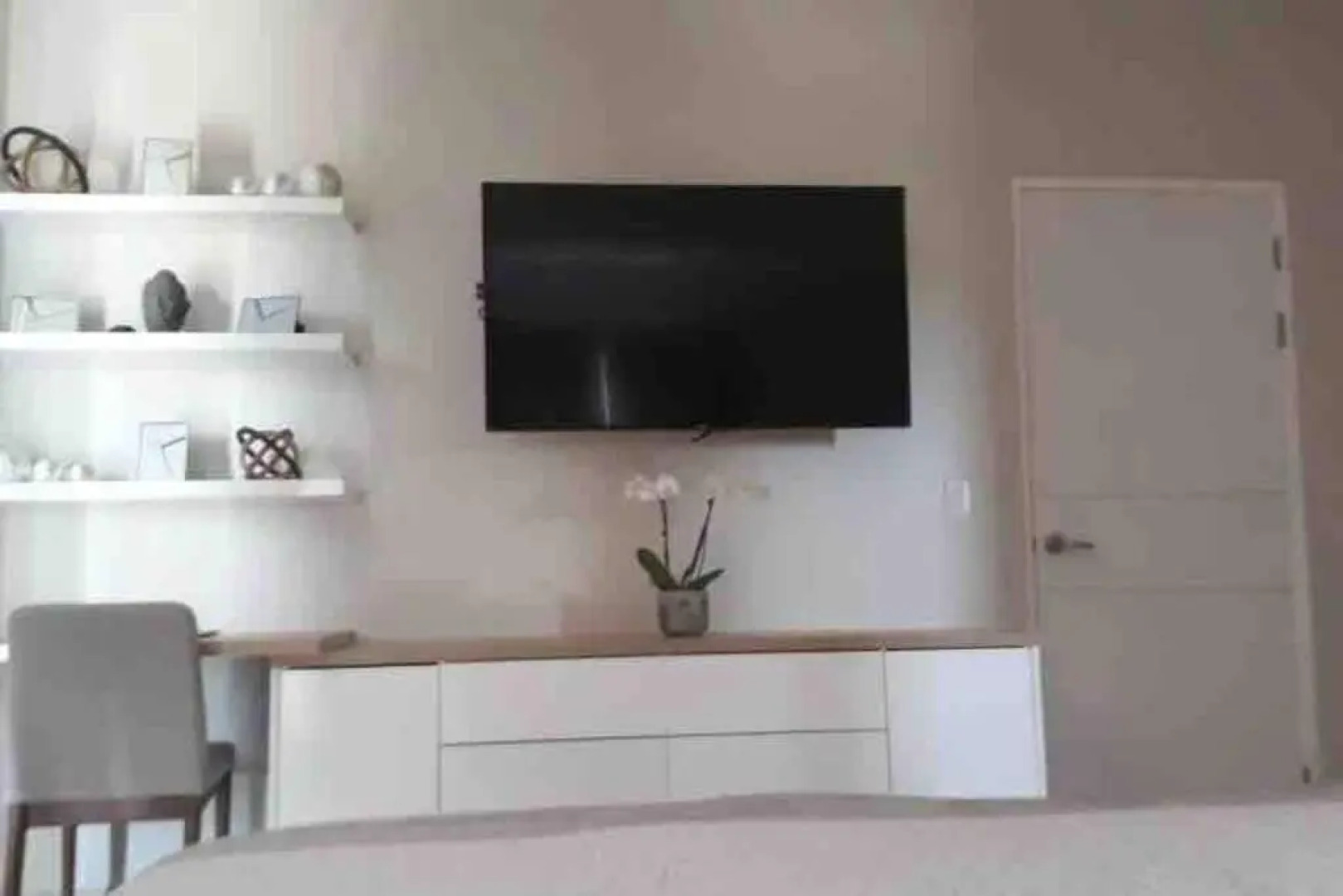 Private Estate with Pool 10bed/6baths