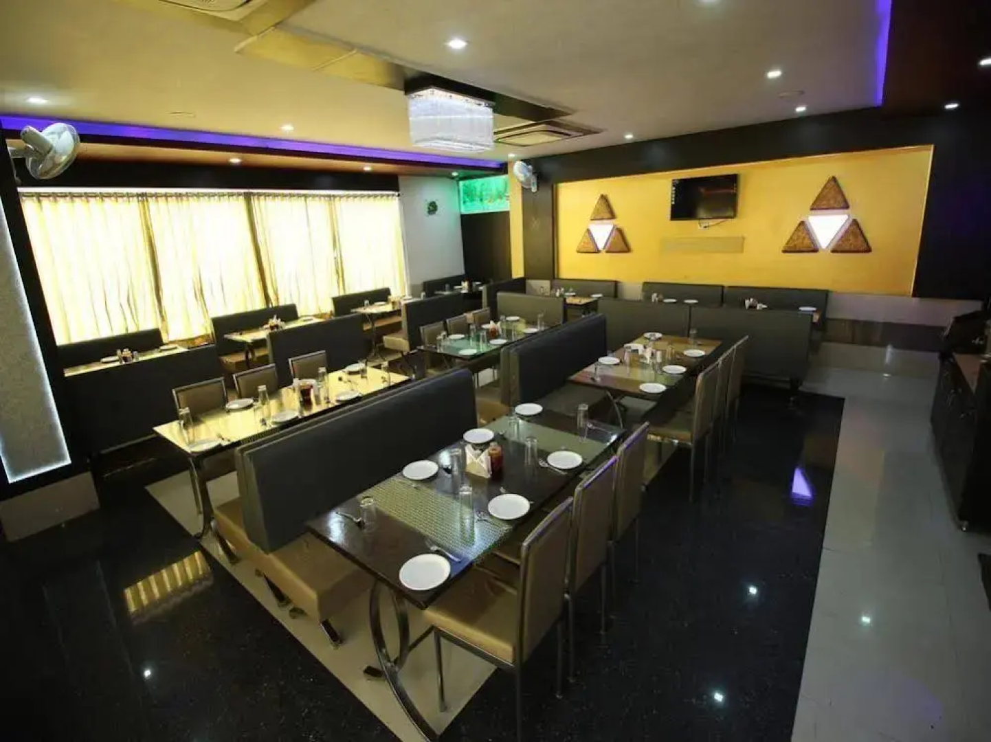 OYO Rooms Sahkari Jin Cross Road