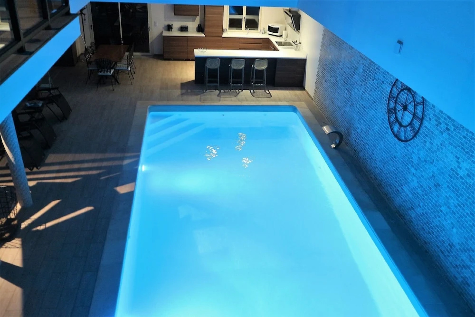 Maison avec piscine intérieure