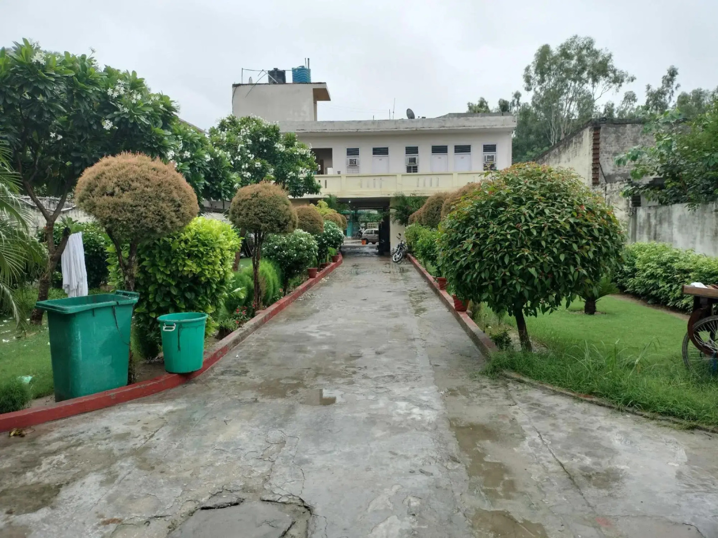 Oyo 92004 Rajeev Pg Guest House