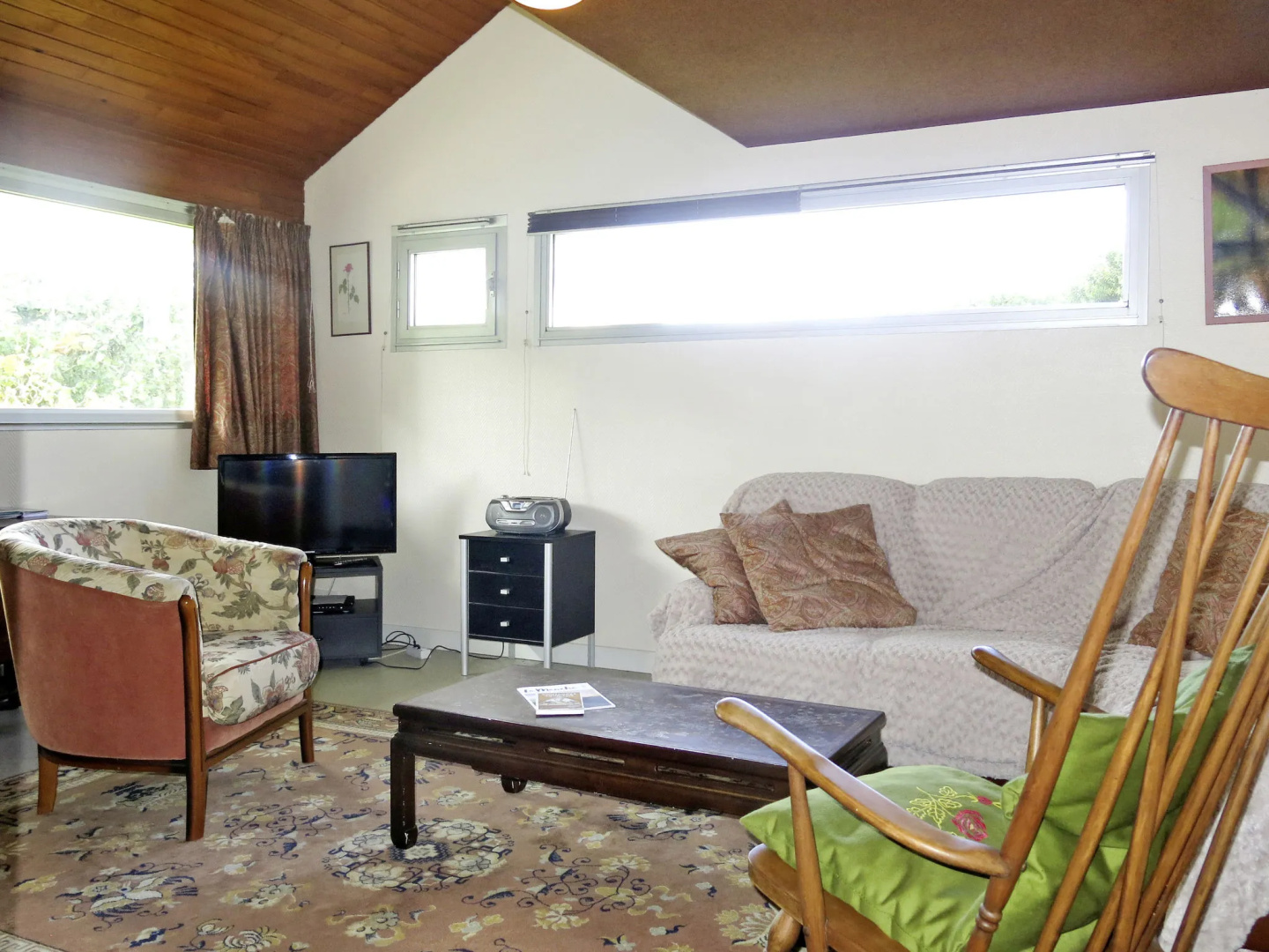 Holiday Home Le Petit Clos (RGV300)