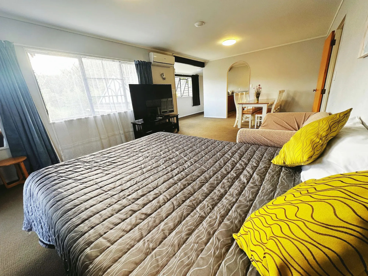 Kingswood Manor Motel