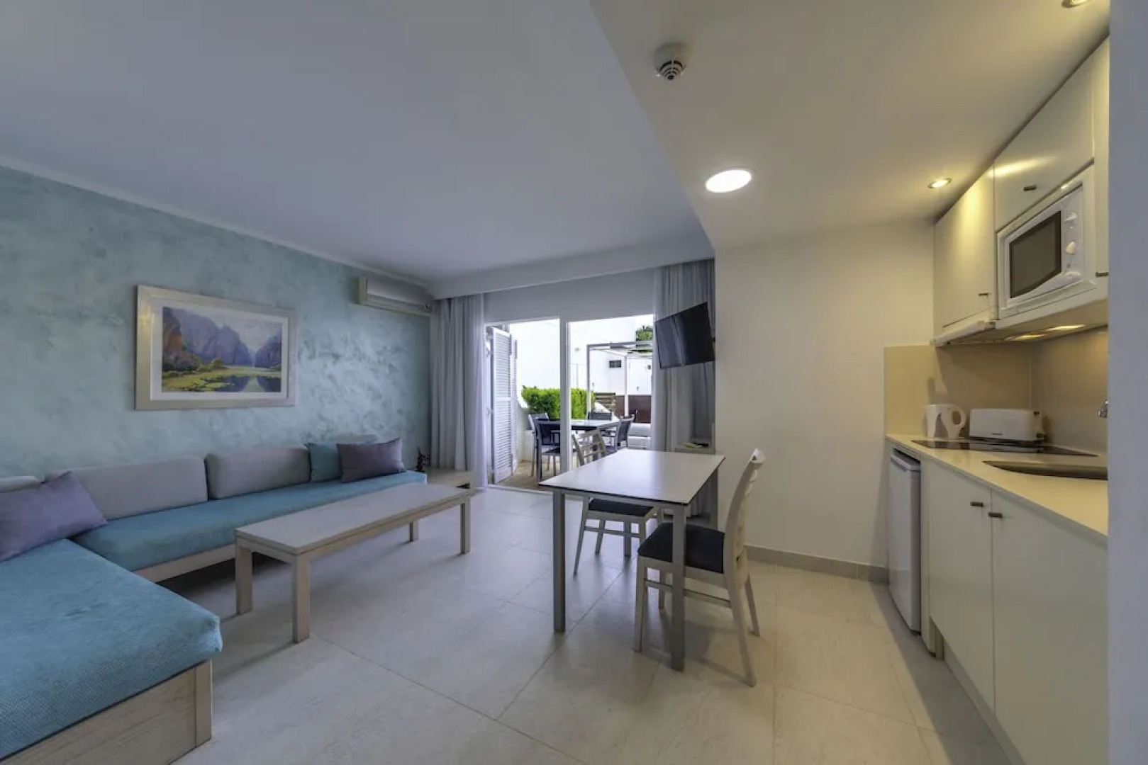 Aparthotel Ferrera Beach