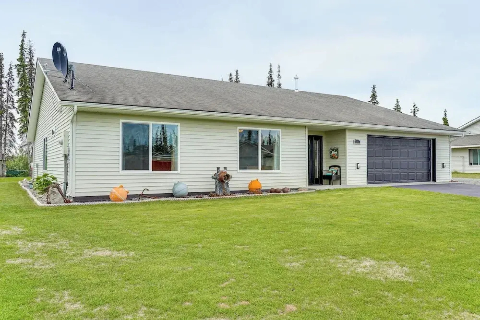Soldotna Home w/ Yard, Walk to Kenai River!