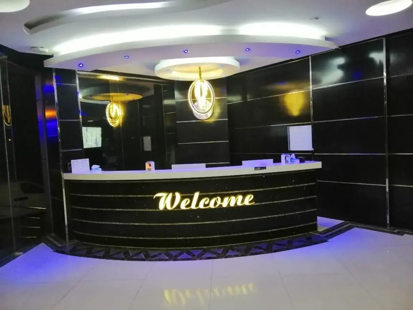 Grand Lily Hotel Suites
