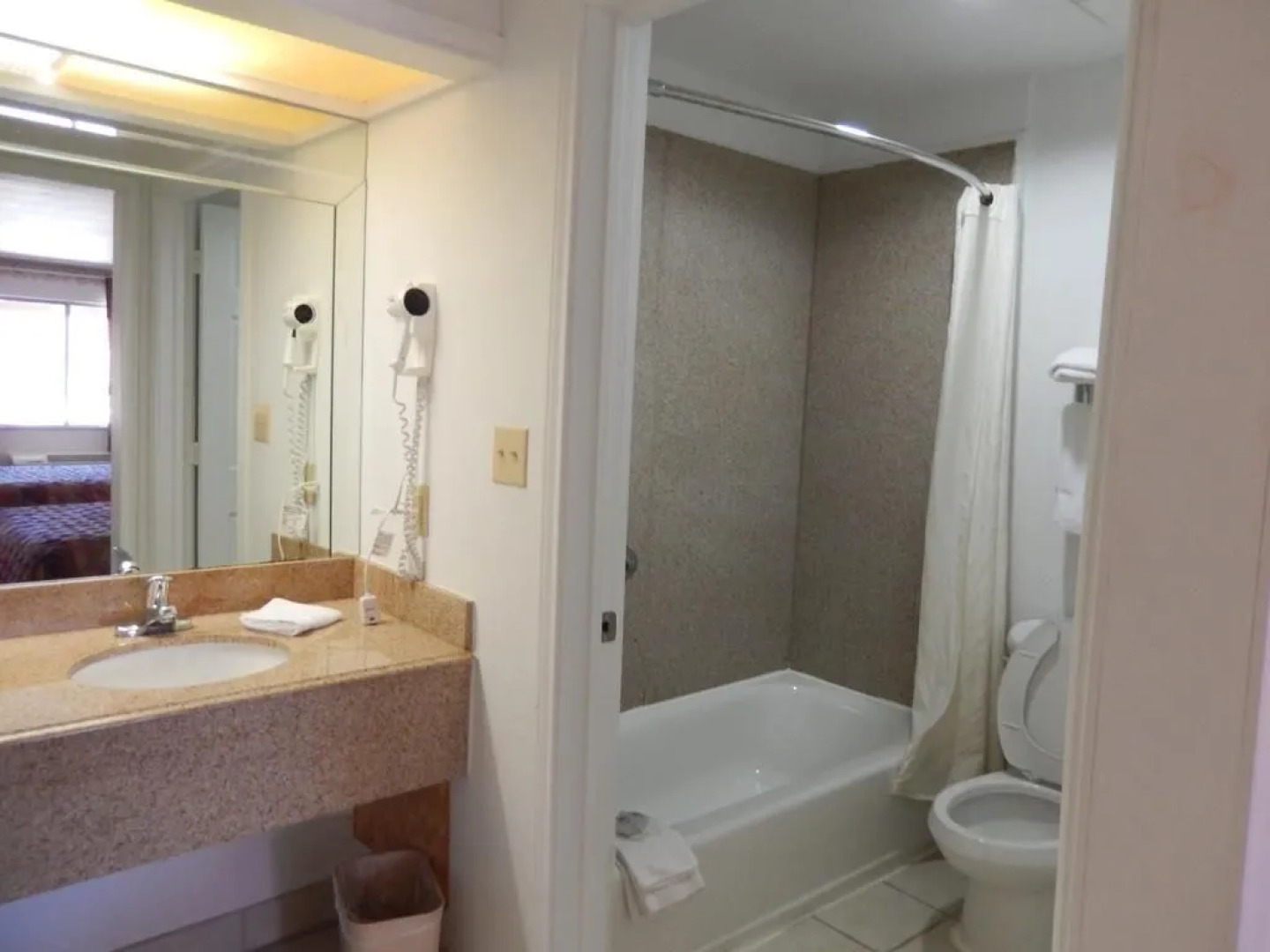 Island Suites Bay City