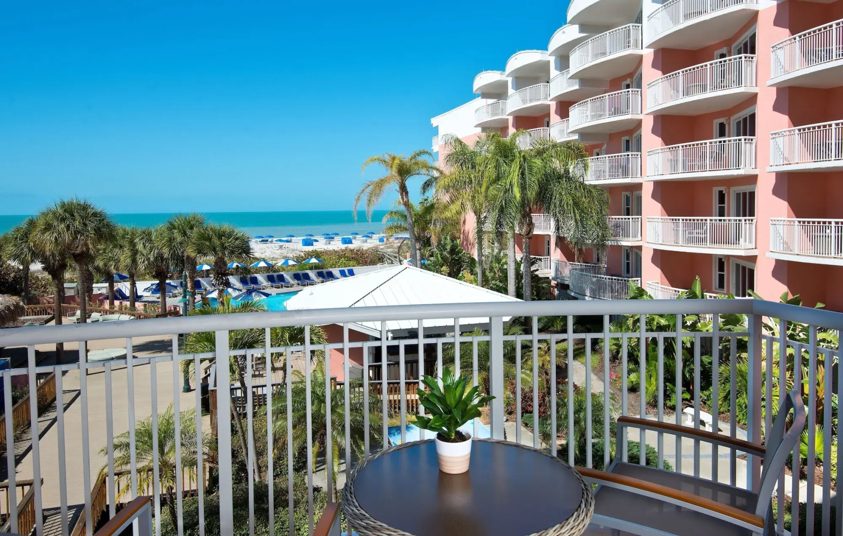 Beach House Suites by the Don CeSar
