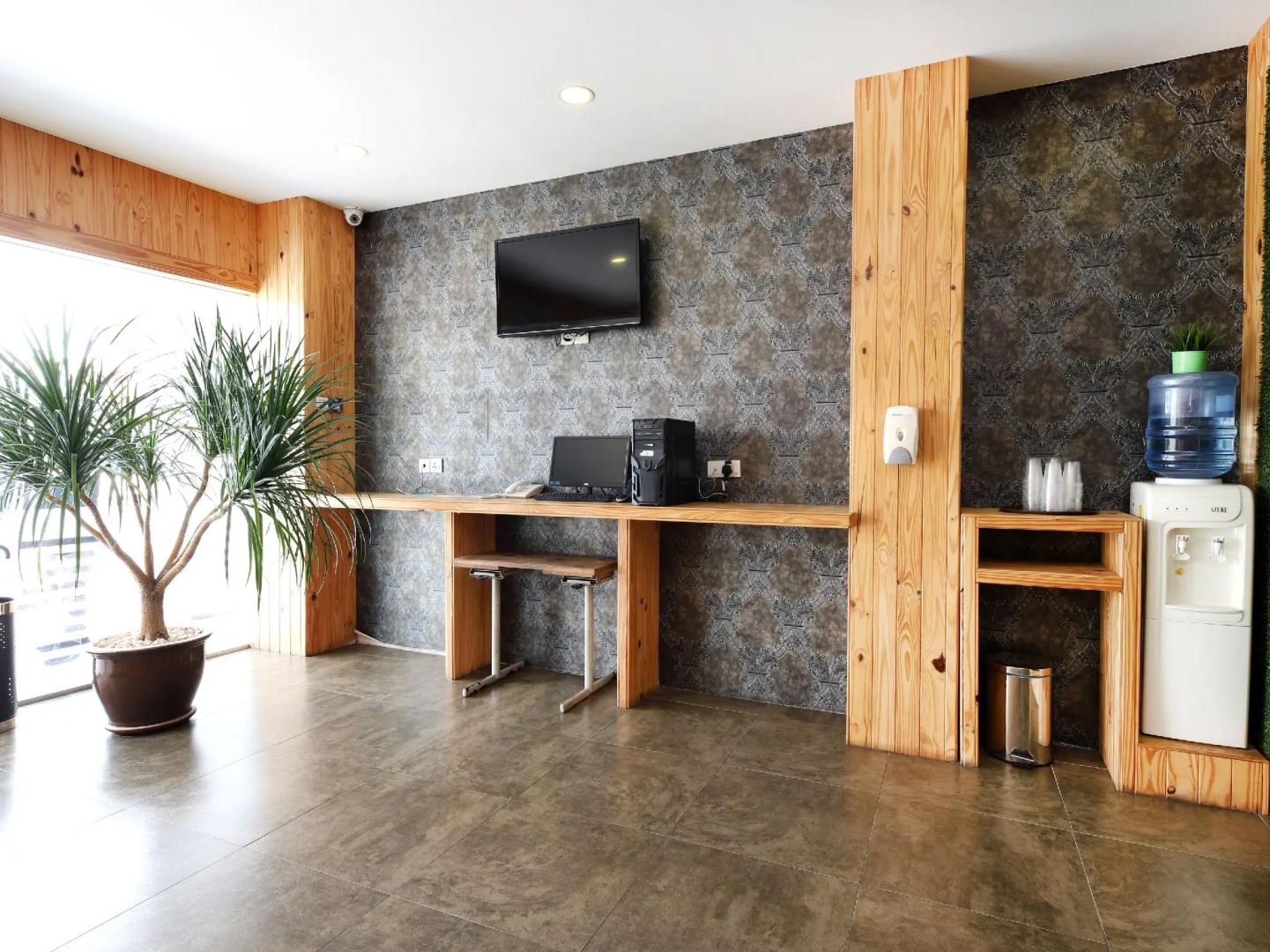 OYO 574 Rs Boutique Hotel