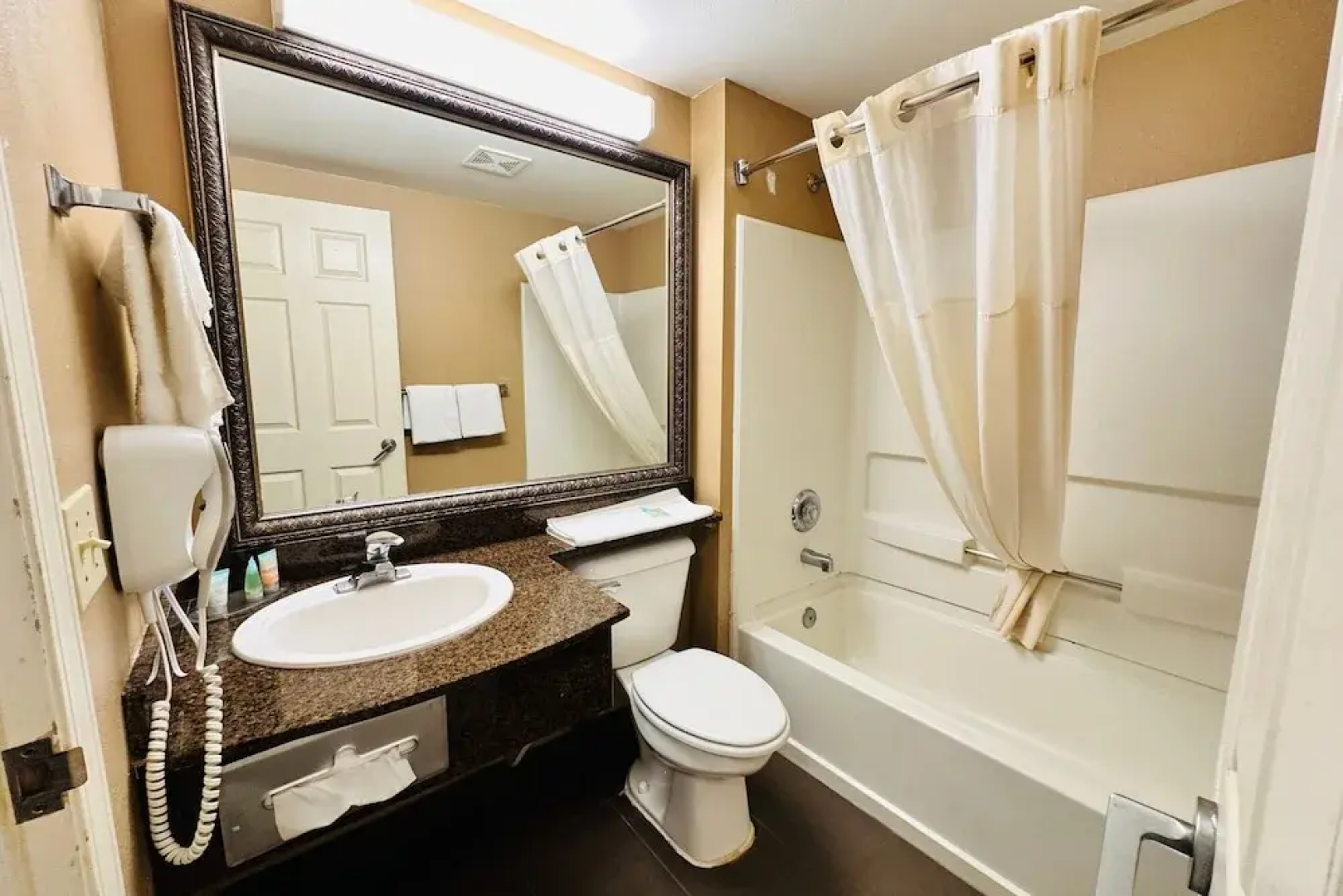 Ocean Paradise Hotel & Resort