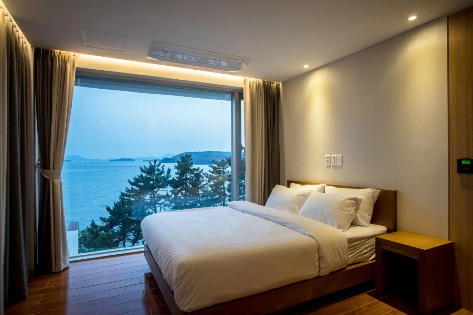 La Terrace Club Hotel & Villa