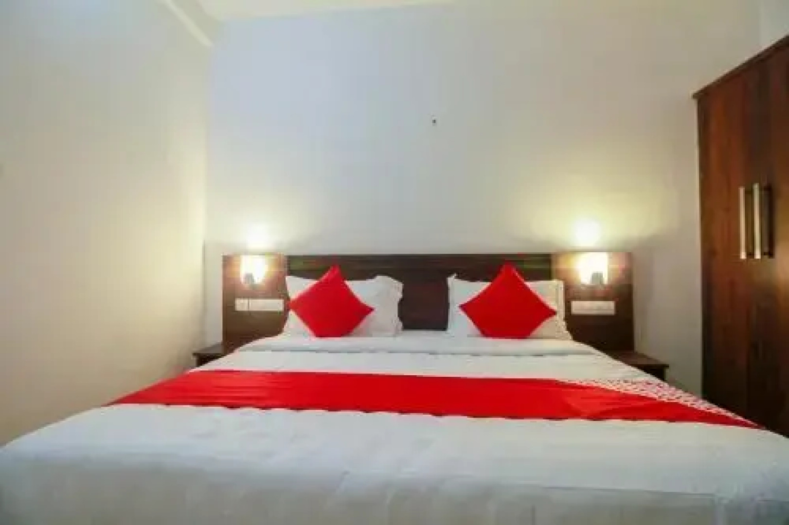 OYO 24817 Wayanad Royal Grand