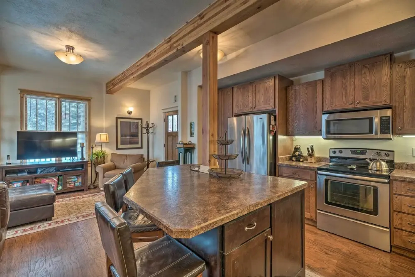 Updated Townhome w/ Hot Tub - Walk to Downtown!