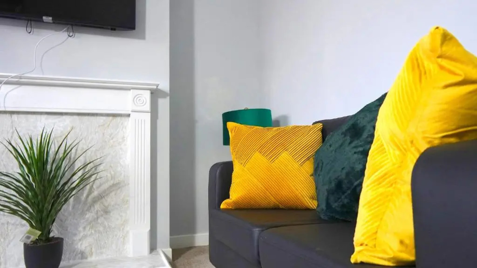 Portobello House - Four Bedroom House perfect for CONTRACTORS - Sleeps 6 - FREE parking