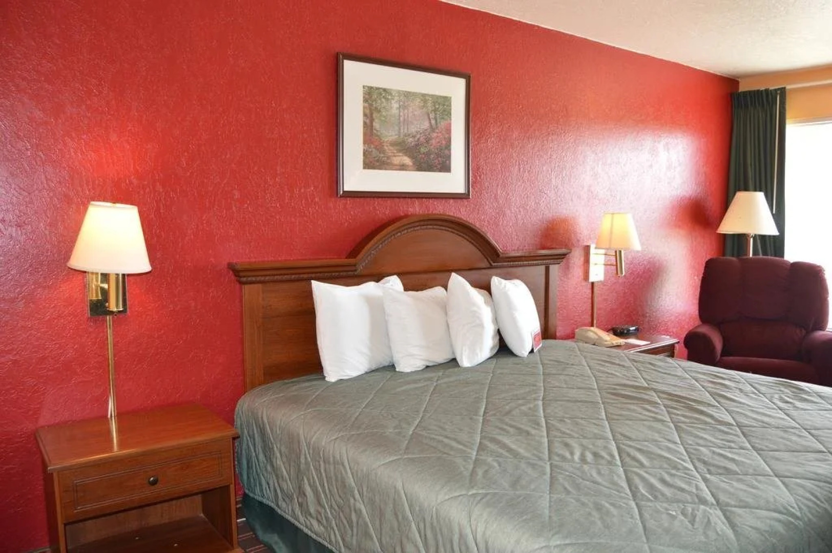 Regency Inn And Suites