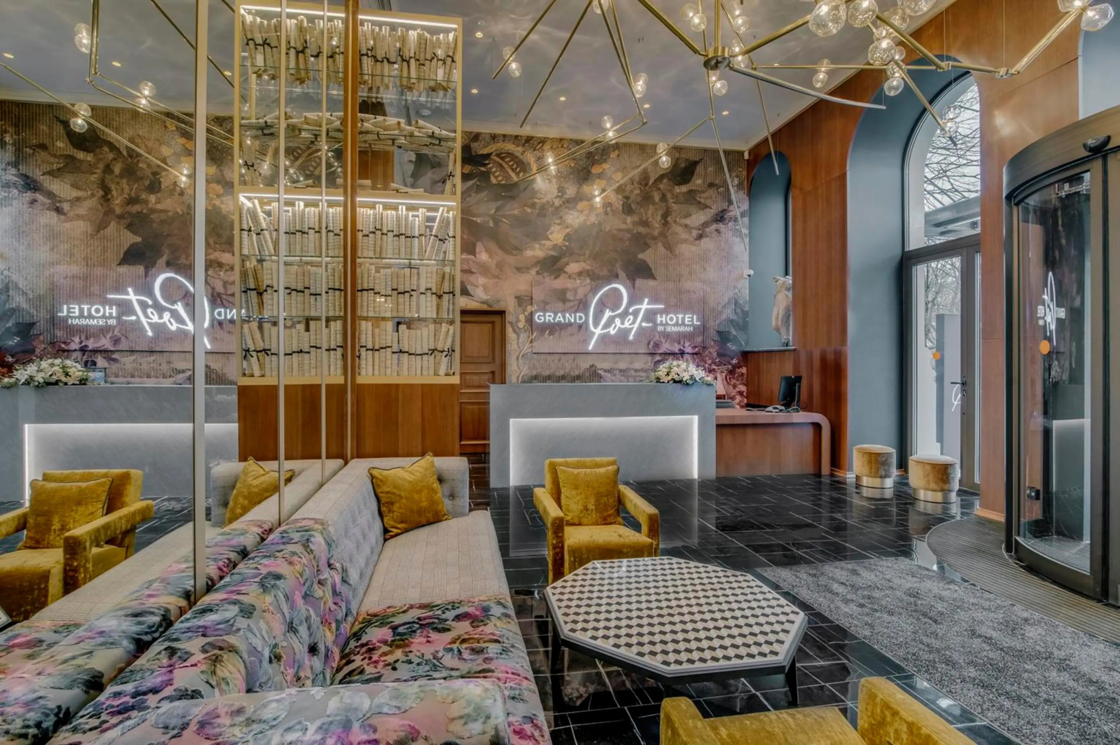 Отель Grand Poet Hotel by Semarah