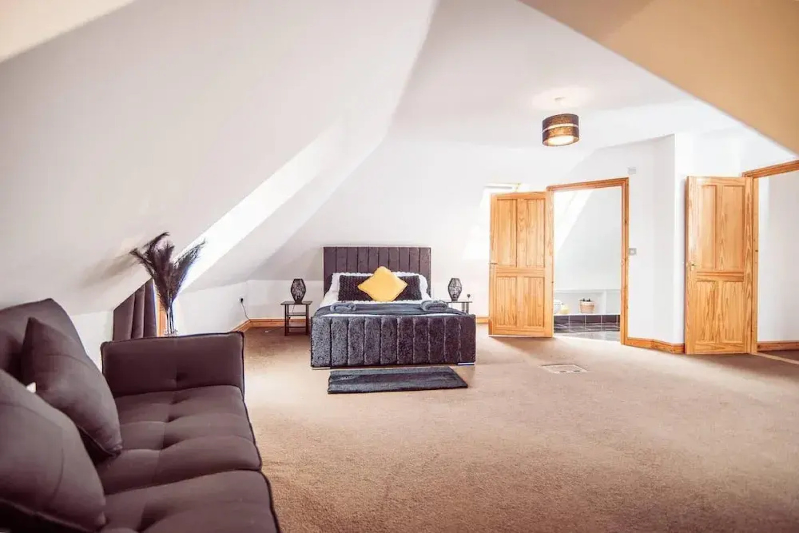 Threeways Retreat With Heated Swimming Pool