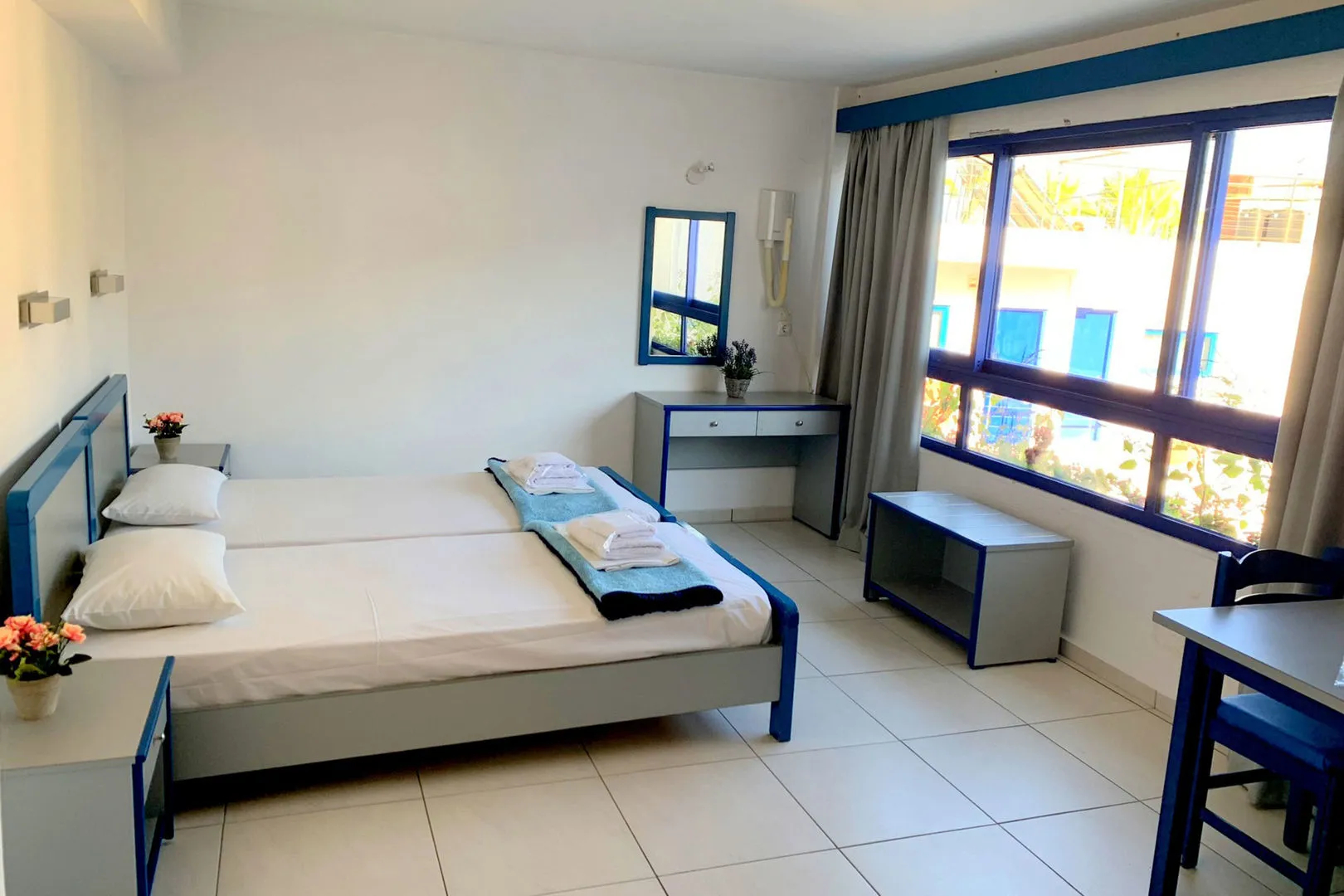 Kassavetis Apartments