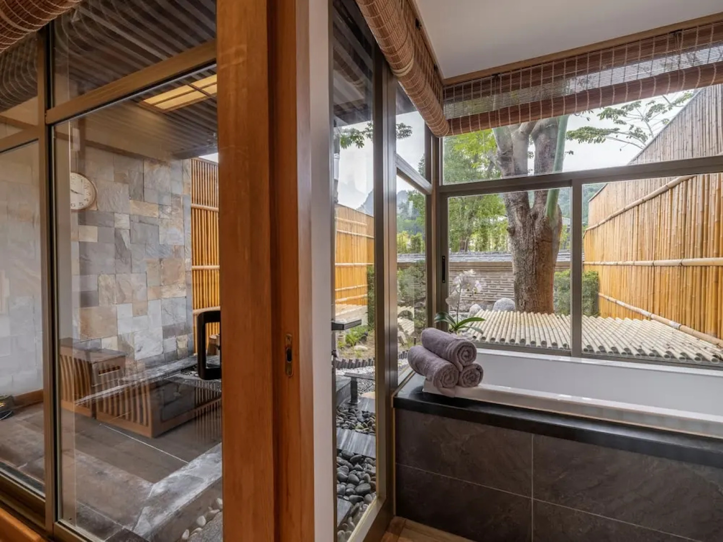 Yoko Onsen Quang Hanh