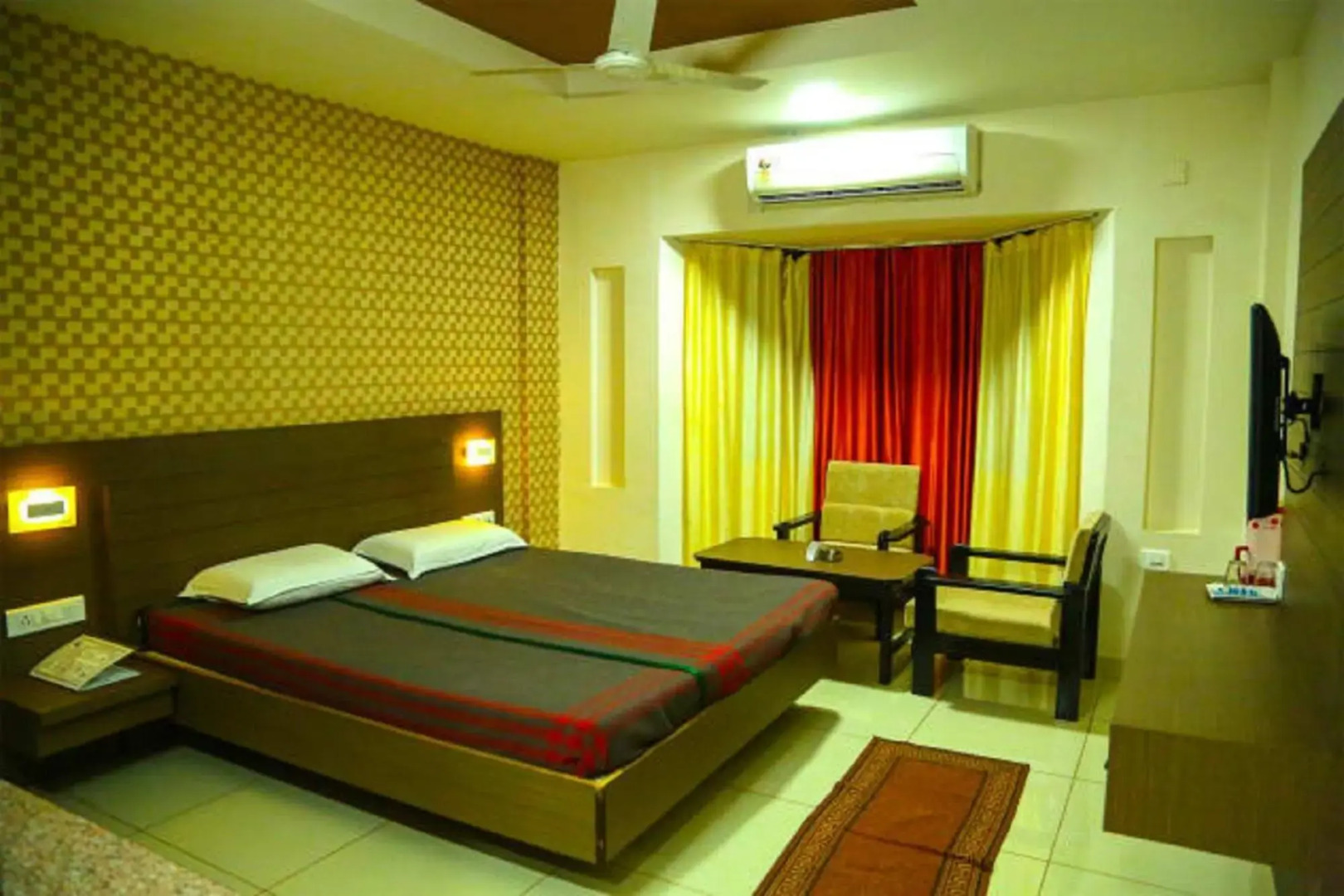 i-ROOMZ Hotel Pawan